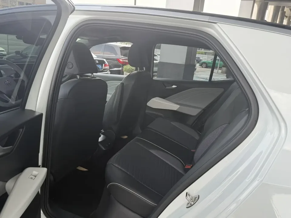 Volkswagen ID.3 Volkswagen ID.3 Outstanding Edition 2024 — thumbnail 3