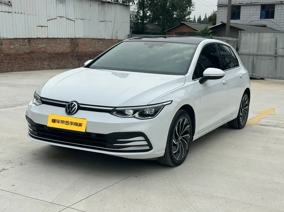 Volkswagen Golf golf 2021 280TSI DSG Pro 2022 — photo 1, buy with delivery to Moscow