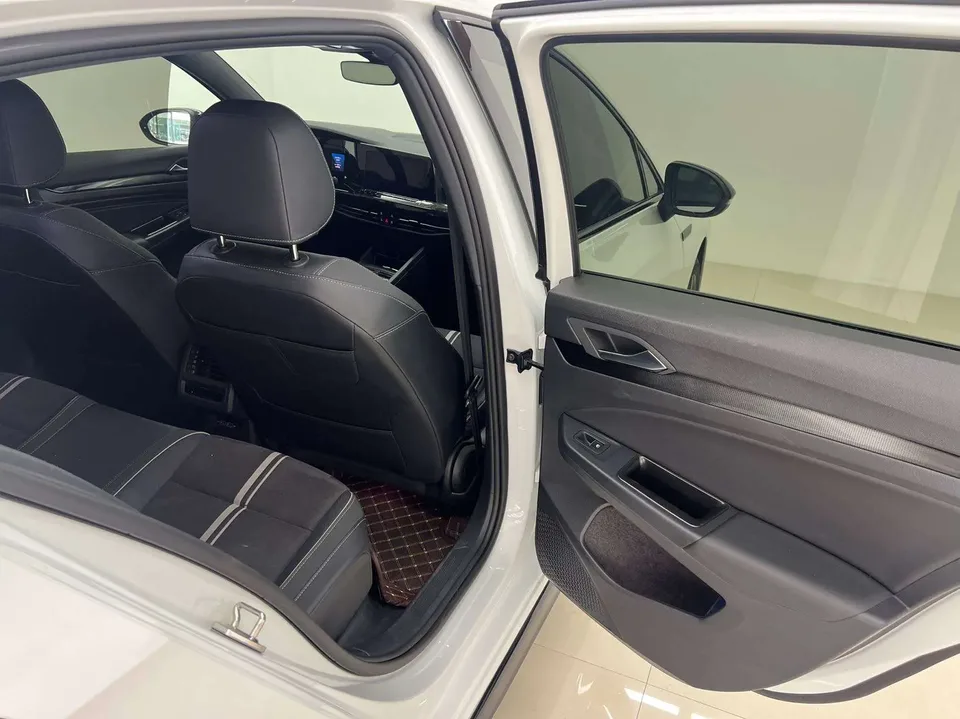 Volkswagen Golf golf 2023 280TSI DSG R-Line Lite 2023 — thumbnail 3