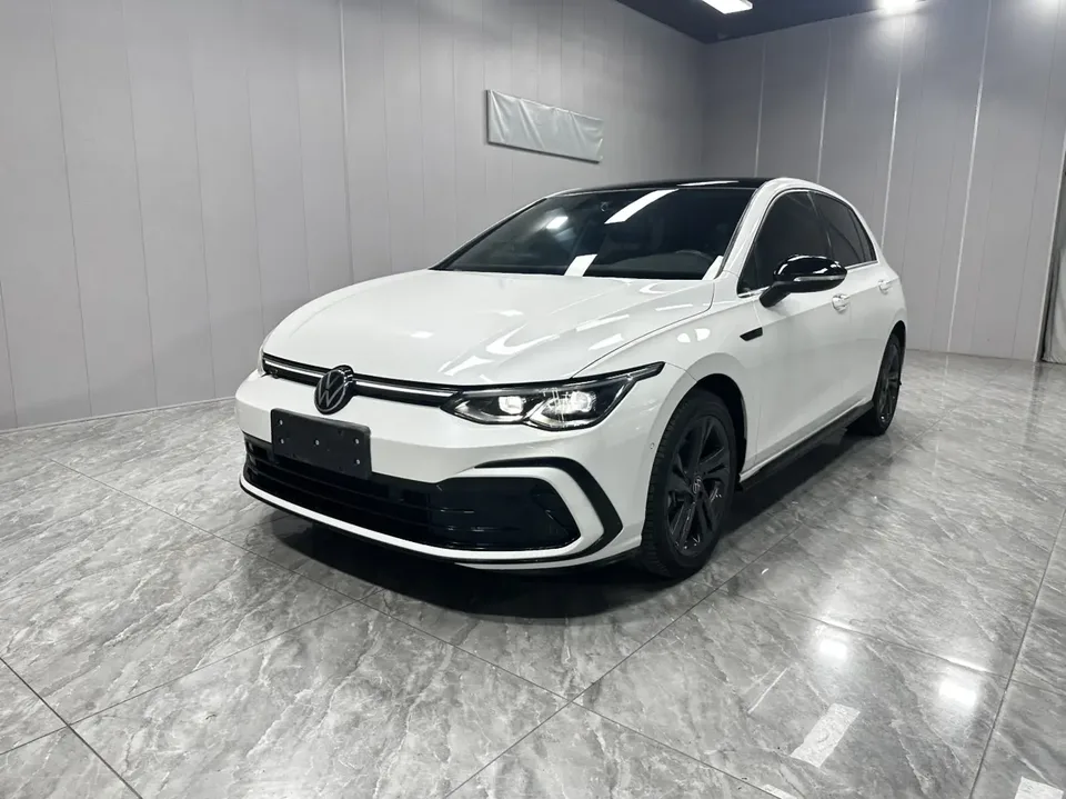 Volkswagen Golf golf 2023 280TSI DSG R-Line Lite 2022 — photo 1, buy with delivery to Moscow