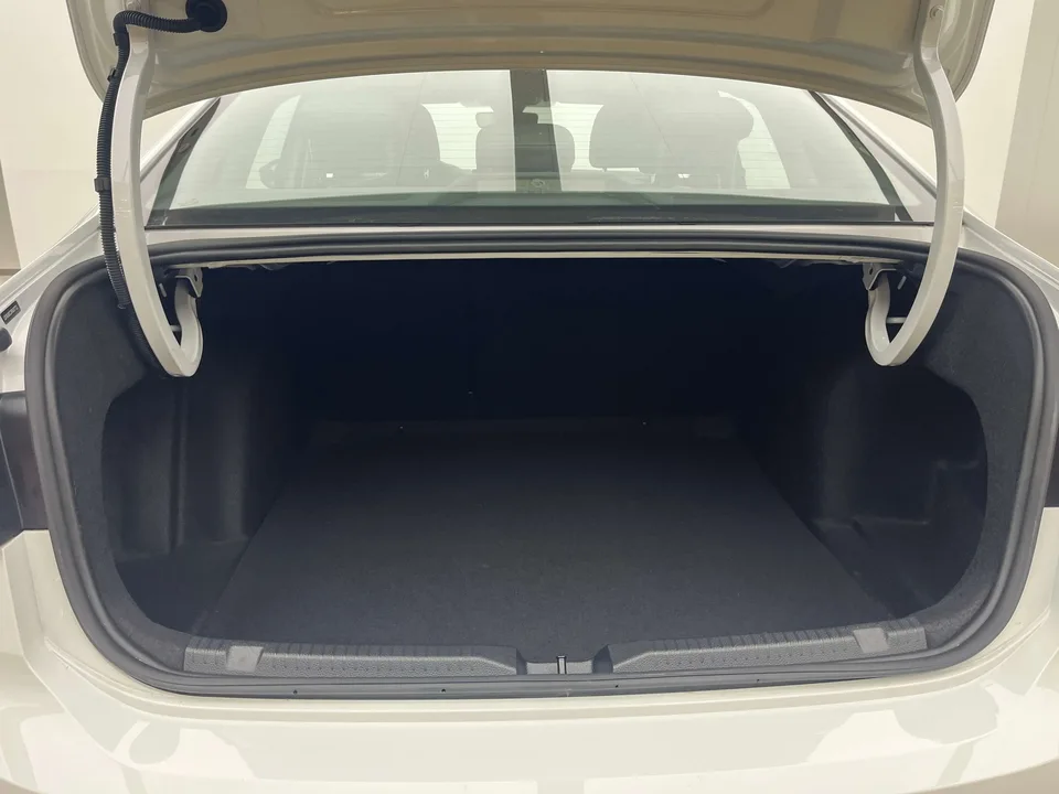 Volkswagen Lavida Lavida 2024 300TSI DSG Starry Sky Leading Edition 2024 — thumbnail 4