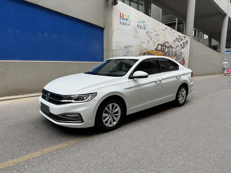 Volkswagen Bora Bora 2021 1.5L Automatic Comfort Smart Connection Edition 2022 — photo 1, buy with delivery to Moscow