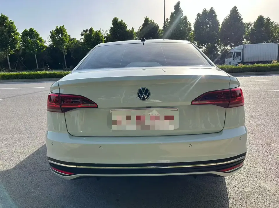 Volkswagen Bora Bora 2023 1.5L Automatic Limited Edition 2023 — thumbnail 2