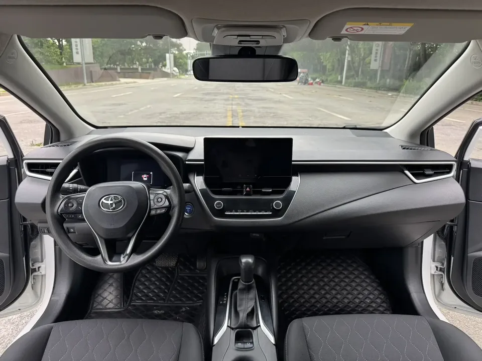 Toyota Corolla Corolla Intelligent Electric Hybrid Dual Engine 1.8L E-CVT Elite Edition 2023 — thumbnail 4
