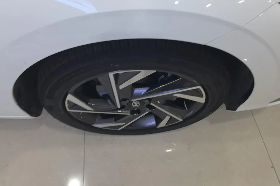 Hyundai Elantra Elantra 1.5L CVT GLX Elite Edition 2023 — thumbnail 2