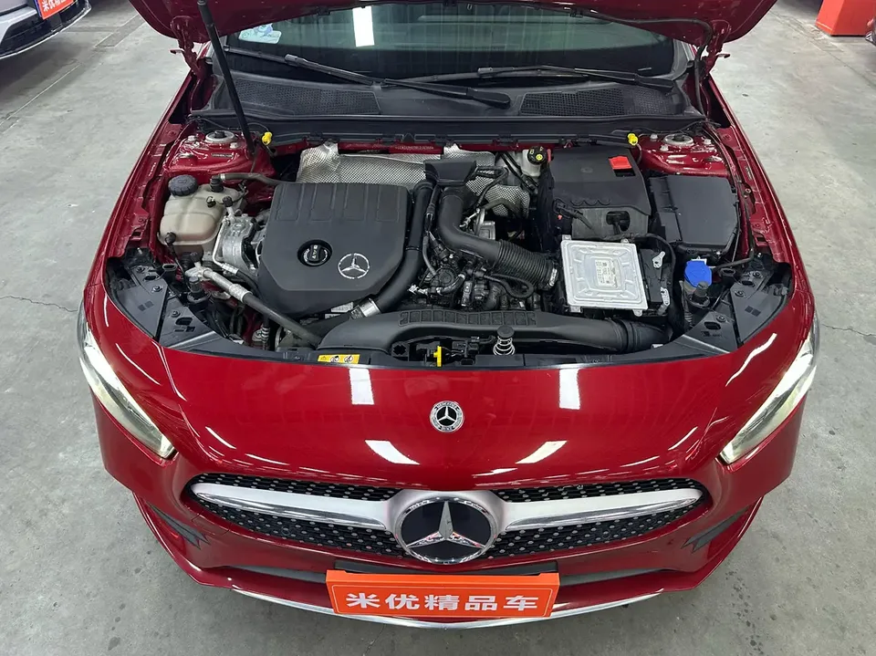 Mercedes-Benz Klasa A Mercedes Benz A Class Mercedes-Benz A-Class 2022 facelift A 200 L sports sedan fashion version 2022 — миниатюра 3