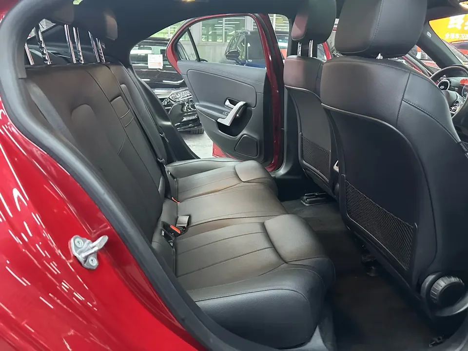 Mercedes-Benz Klasa A Mercedes Benz A Class Mercedes-Benz A-Class 2022 facelift A 200 L sports sedan fashion version 2022 — миниатюра 5