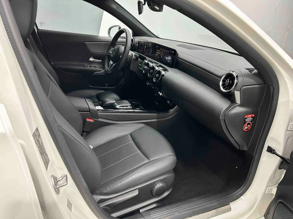 Mercedes-Benz Klasa A Mercedes Benz A Class A 180 L Sports Sedan 2022 — миниатюра 4