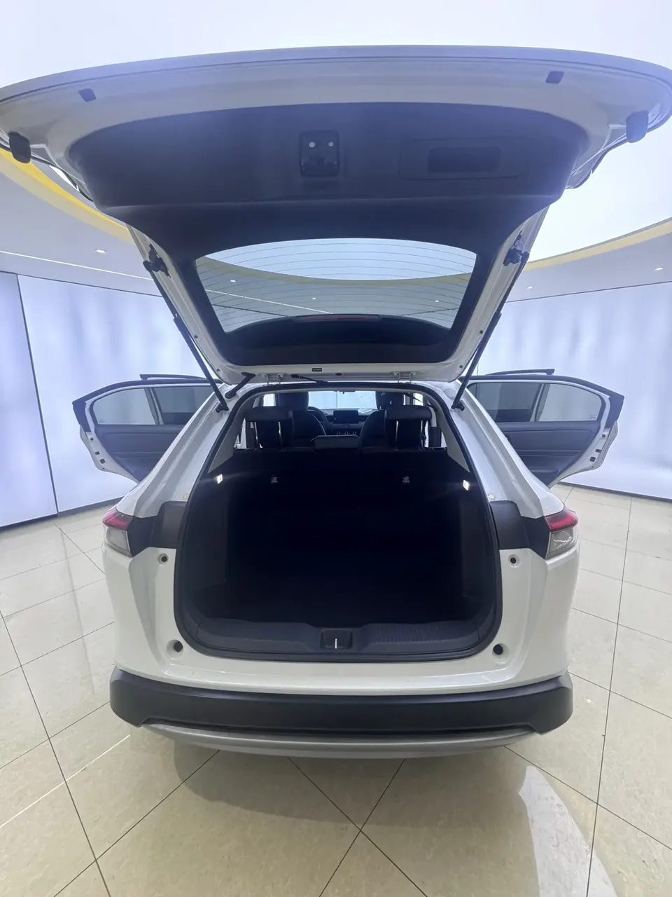 Honda VEZEL Binzhi 1.5L CVT Technology Edition 2023 — thumbnail 3