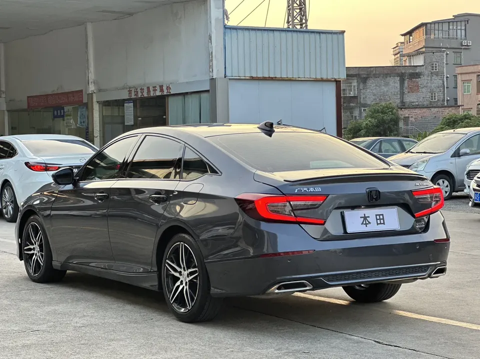 Honda Accord Accord 260TURBO Magic NightPremium Edition 2022 — thumbnail 2