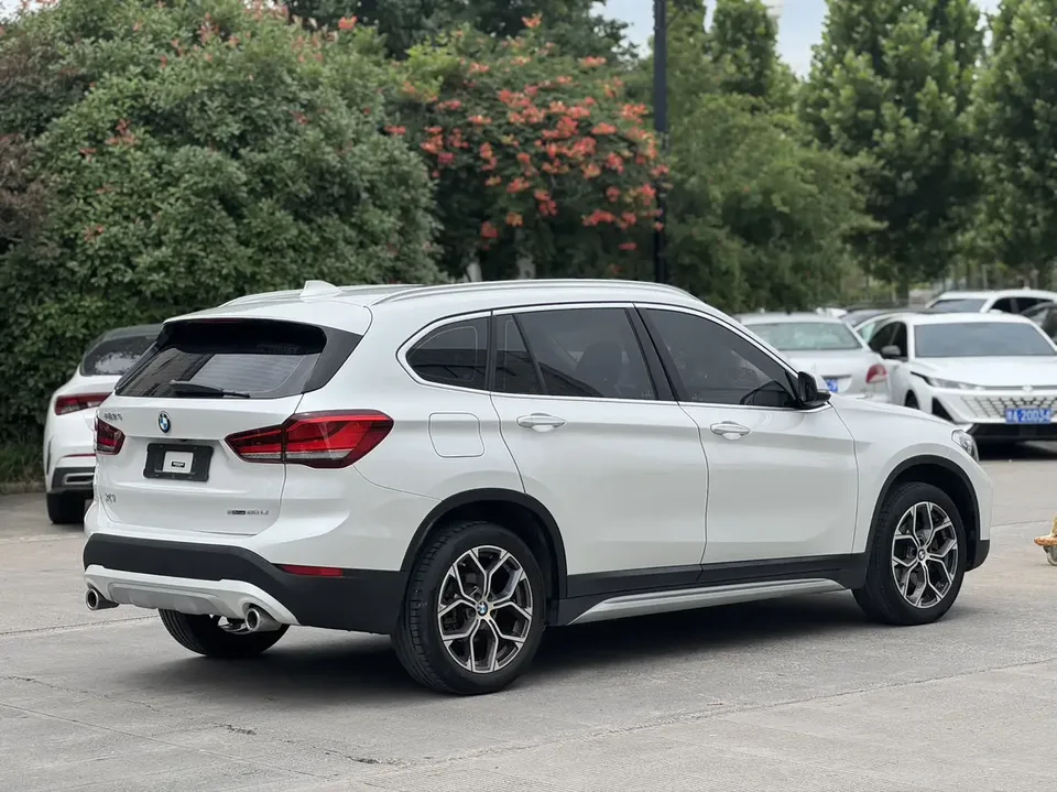 BMW X1 BMW X1 sDrive20Li Fashion 2022 — миниатюра 2