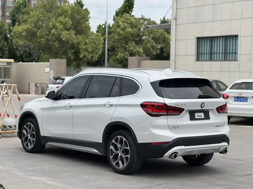 BMW X1 BMW X1 sDrive20Li Fashion 2022 — миниатюра 4