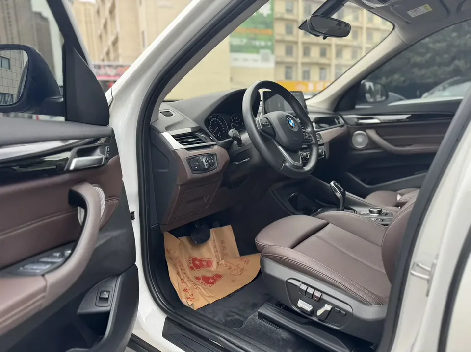 BMW X1 BMW X1 sDrive20Li Fashion 2022 — миниатюра 5