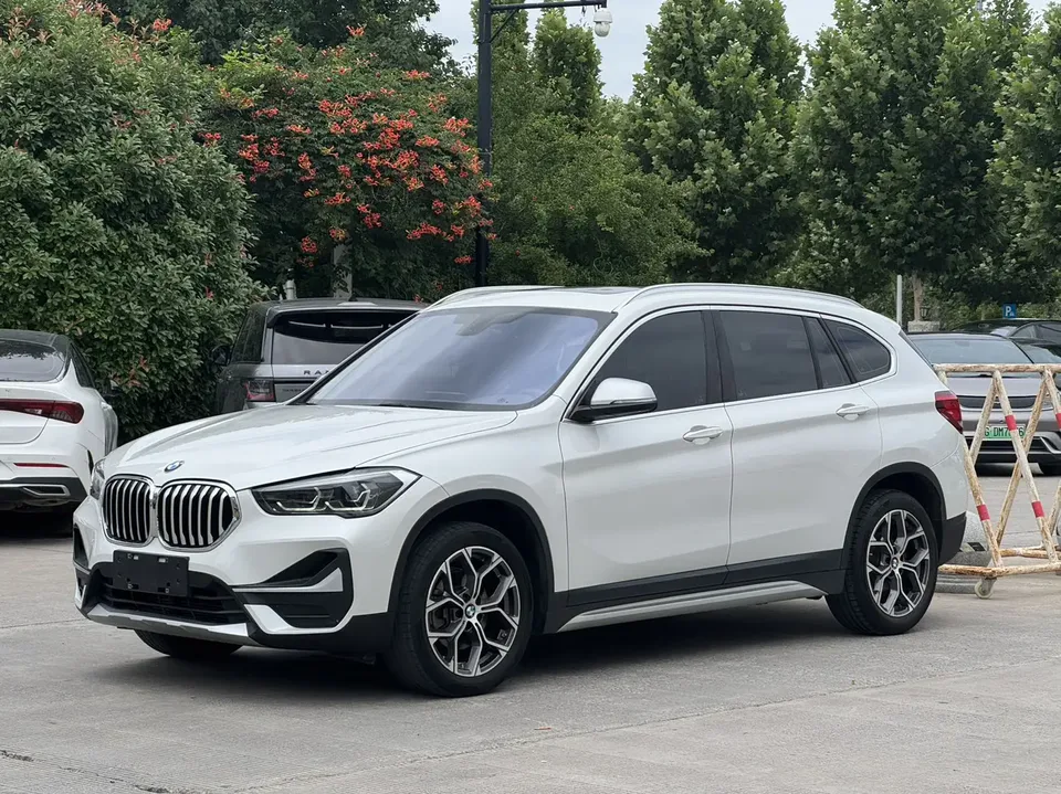 BMW X1 BMW X1 sDrive20Li Fashion 2022 — фото 1, купить с доставкой в Москву