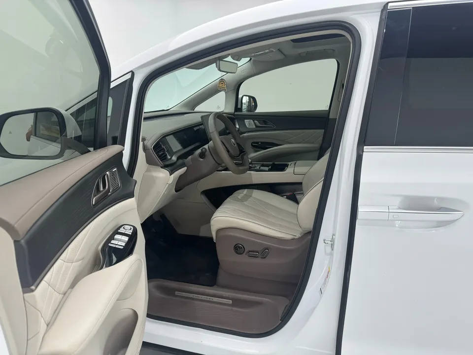 Denza D9 DM D9 DM 970 4WD Flagship 2022 — thumbnail 5