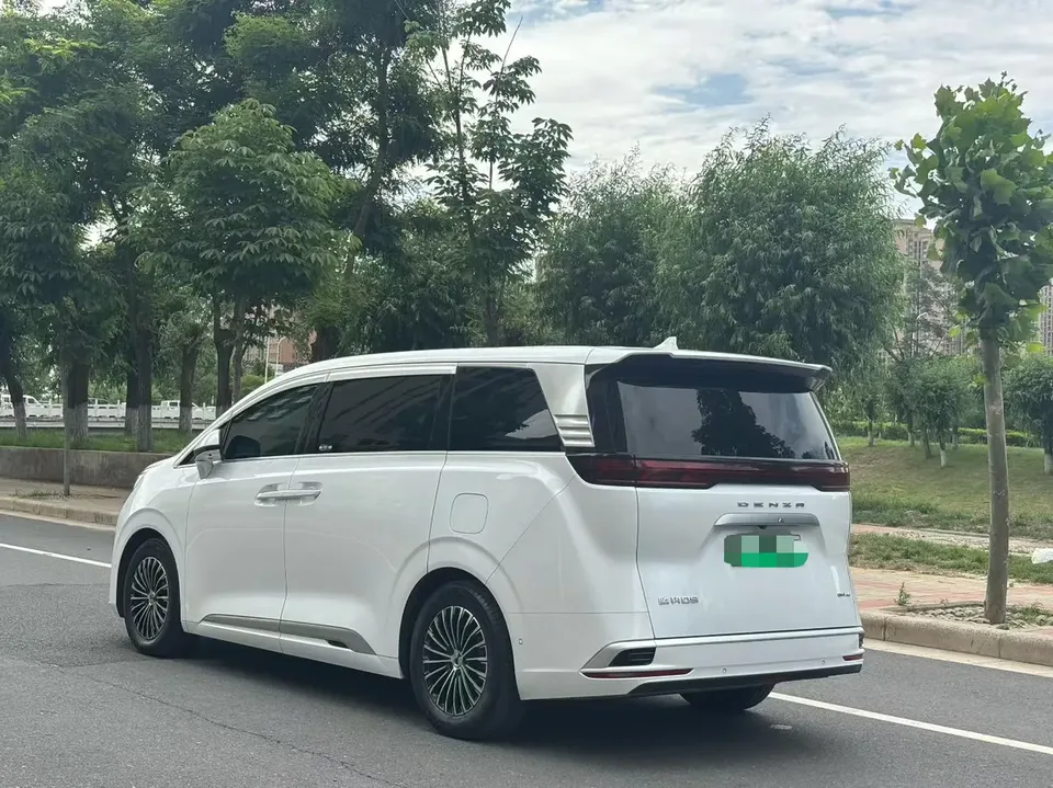 Denza D9 DM D9 DM 970 4WD Flagship 2022 — thumbnail 4