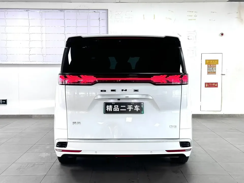 Denza D9 DM D9 DM 970 4WD flagship model 2022 — миниатюра 4