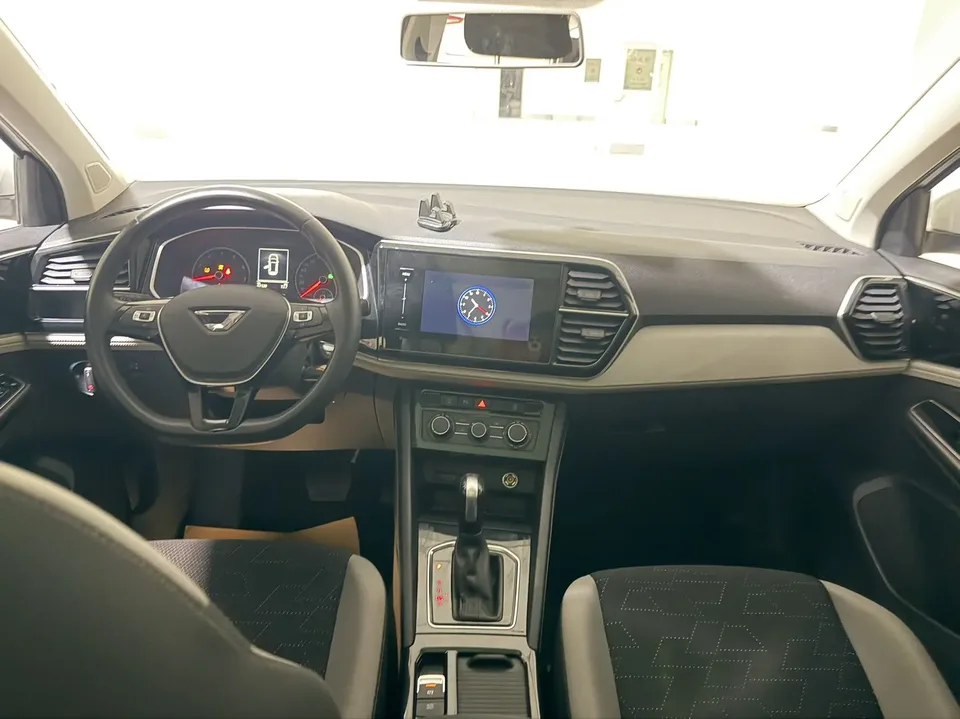Jetta VS7 280TSI automatic aggressive version 2023 — thumbnail 4
