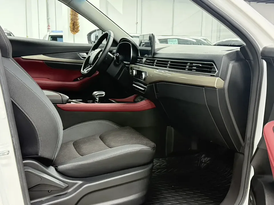 Jetour Jietu X70 Jietu X70 1.5T DCT Beyond PRO 5 Seaters 2023 — thumbnail 4