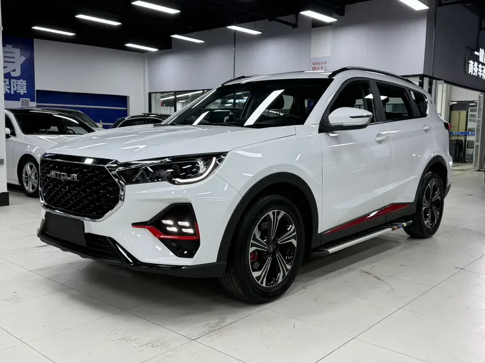 Jetour Jietu X70 Jietu X70 1.5T DCT Beyond PRO 5 Seaters 2023 — photo 1, buy with delivery to Moscow