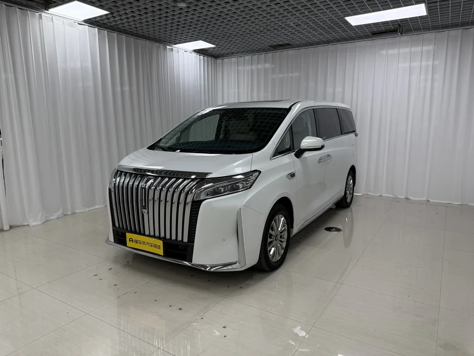 WEY mountains mountains Four-wheel drive flagship version 2023 — photo 1, buy with delivery to Moscow