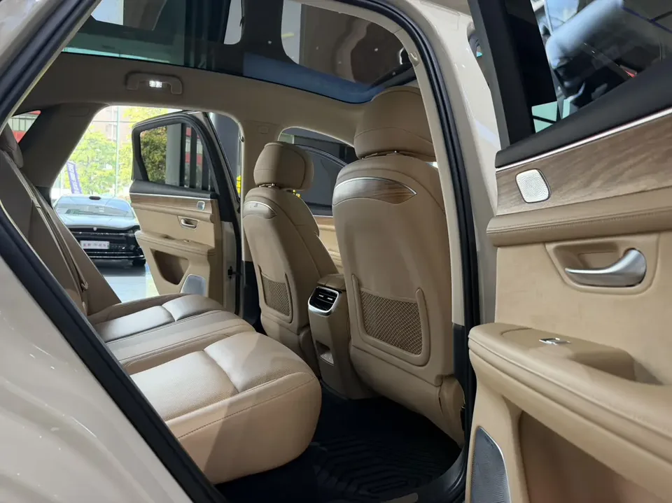 AITO M5 Wenjie M5 Pure electric rear-wheel drive standard version 2023 — thumbnail 5