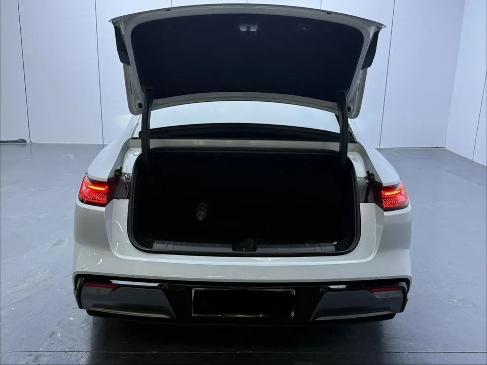Geely Galaxy E8 Galaxy E8 700km Long-distance Intelligent Driving Edition 2025 — миниатюра 4