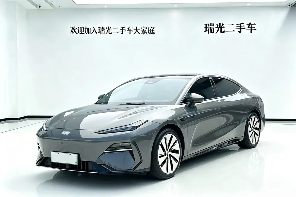 Geely Galaxy E8 Galaxy E8 550km MAX 2024 — photo 1, buy with delivery to Moscow