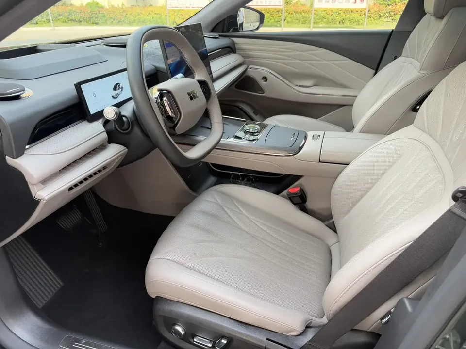 Geely Galaxy Star 8 PHEV Galaxy Star 8 PHEV 130km EM-P Exploration Edition 2025 — thumbnail 3