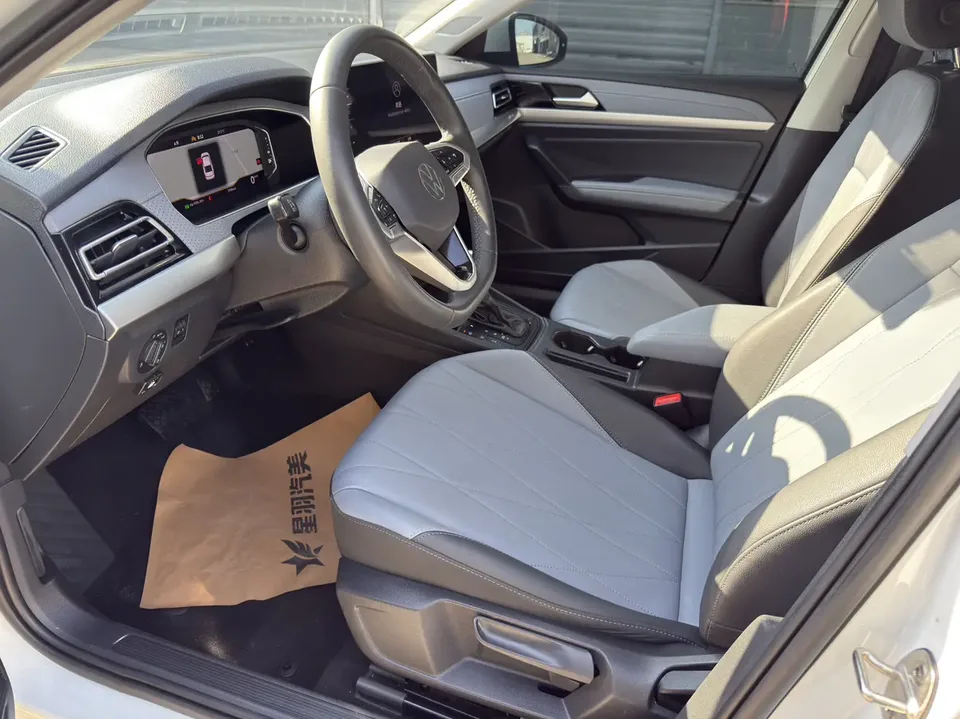 Volkswagen Lavida Lavida 2024 1.5L Automatic Starry Sky 5 Million Edition 2024 — thumbnail 5