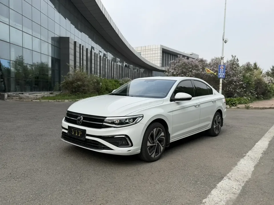 Volkswagen Bora Bora 2023 200TSI DSG Joy Travel PRO Edition 2023 — photo 1, buy with delivery to Moscow
