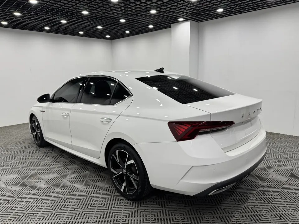 Skoda Octavia Octavia PRO TSI280 DSG Luxury Edition 2022 — thumbnail 4
