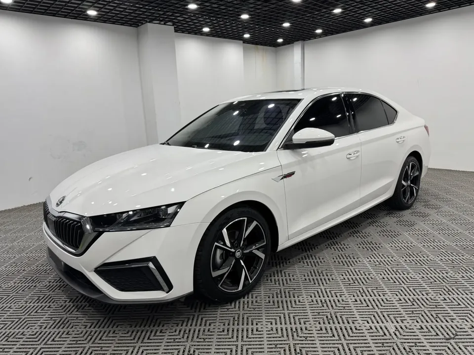 Skoda Octavia Octavia PRO TSI280 DSG Luxury Edition 2022 — photo 1, buy with delivery to Moscow