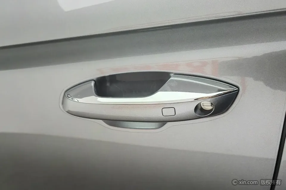 BYD Song PLUS DM Song PLUS DM 2021 DM-i 110KM 2WD Flagship PLUS 5G Edition 2023 — thumbnail 3