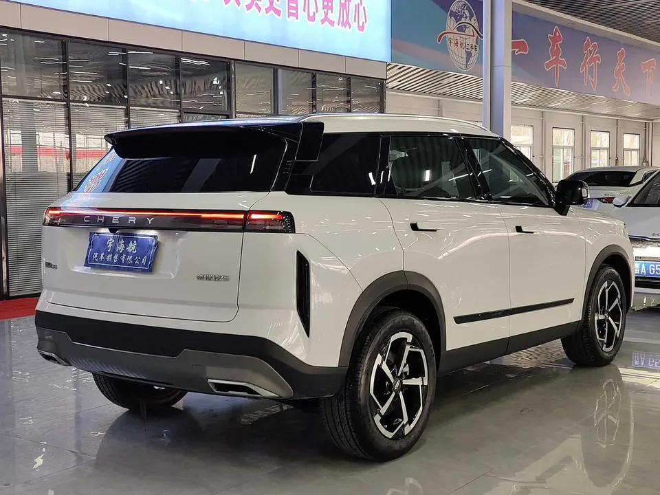 Chery Explore 06 Explore 06 Urban Edition 1.6T 2WD Luxury 2024 — thumbnail 4