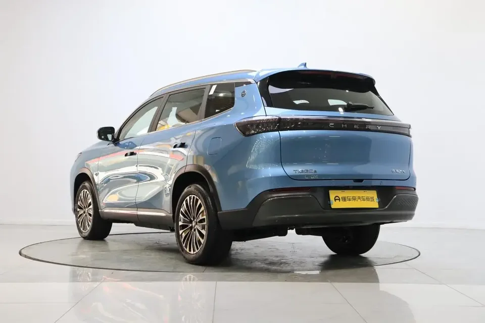 Chery Tiggo 8 PLUS C-DM Tiggo 8 PLUS C-DM 1.5T Premium 2025 — миниатюра 2