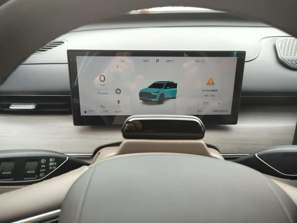 Chery Tiggo 8 PLUS C-DM Tiggo 8 PLUS C-DM 1.5T Premium 2025 — thumbnail 3