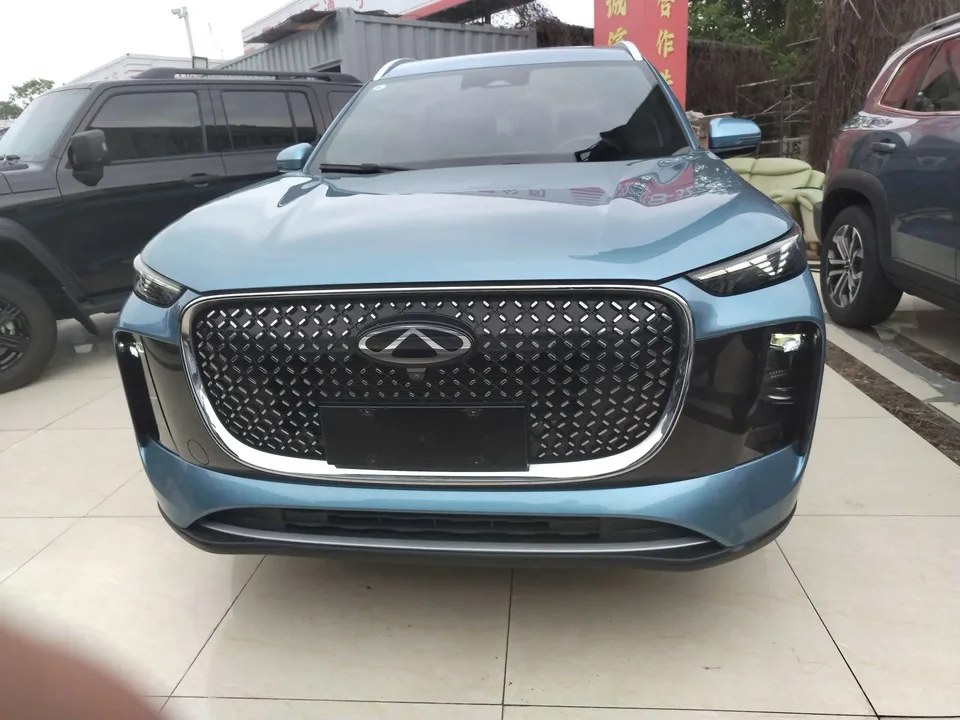 Chery Tiggo 8 PLUS C-DM Tiggo 8 PLUS C-DM 1.5T Premium 2025 — photo 1, buy with delivery to Moscow