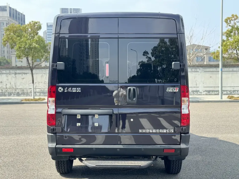 Dongfeng Yufeng Yufeng V9+ 2.0T automatic front-wheel drive multi-function short-axle low-top 5/6 seats 2023 — thumbnail 2