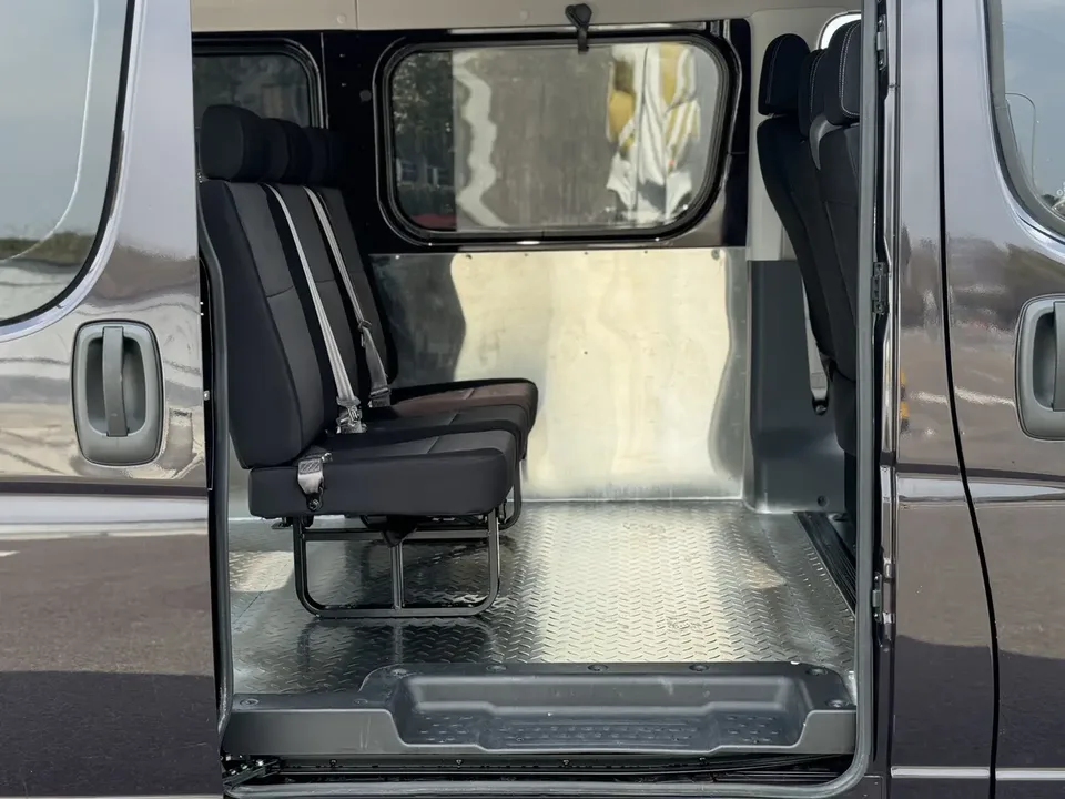 Dongfeng Yufeng Yufeng V9+ 2.0T automatic front-wheel drive multi-function short-axle low-top 5/6 seats 2023 — thumbnail 4