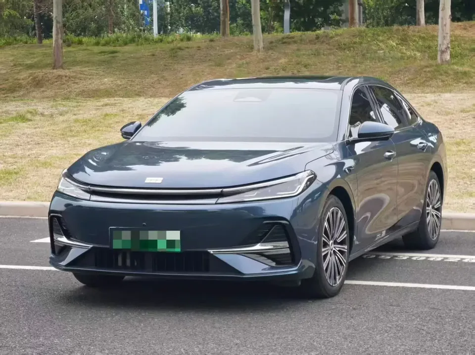 Geely Galaxy A7 EM Galaxy A7 EM 150km Starship Edition 2025 — photo 1, buy with delivery to Moscow