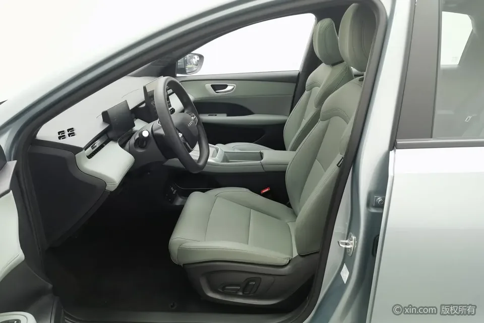 Roewe D6 D6 450km Premium Edition 2025 — thumbnail 5