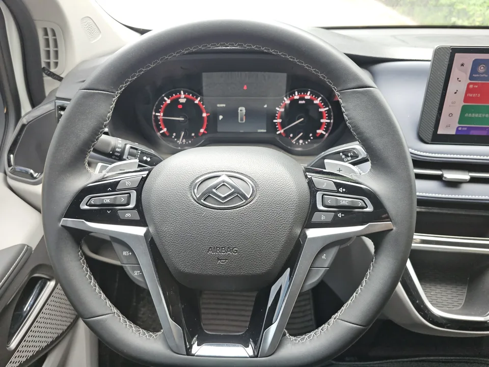 Datong Xintu V70 Xintu V70 2.0T5/6150Ps 2023 — thumbnail 4
