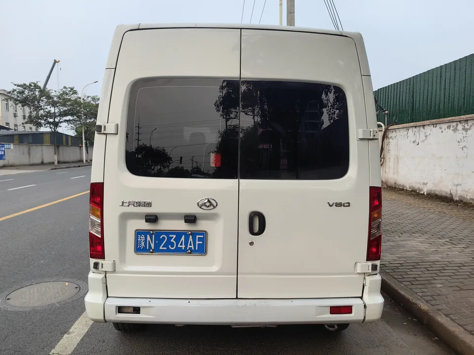 Datong Xintu V80 Xintu V80 2.0T Manual Classic Aoyuntong Power Edition Short Axle Mid-Top 7-9 Seaters 2023 — thumbnail 2