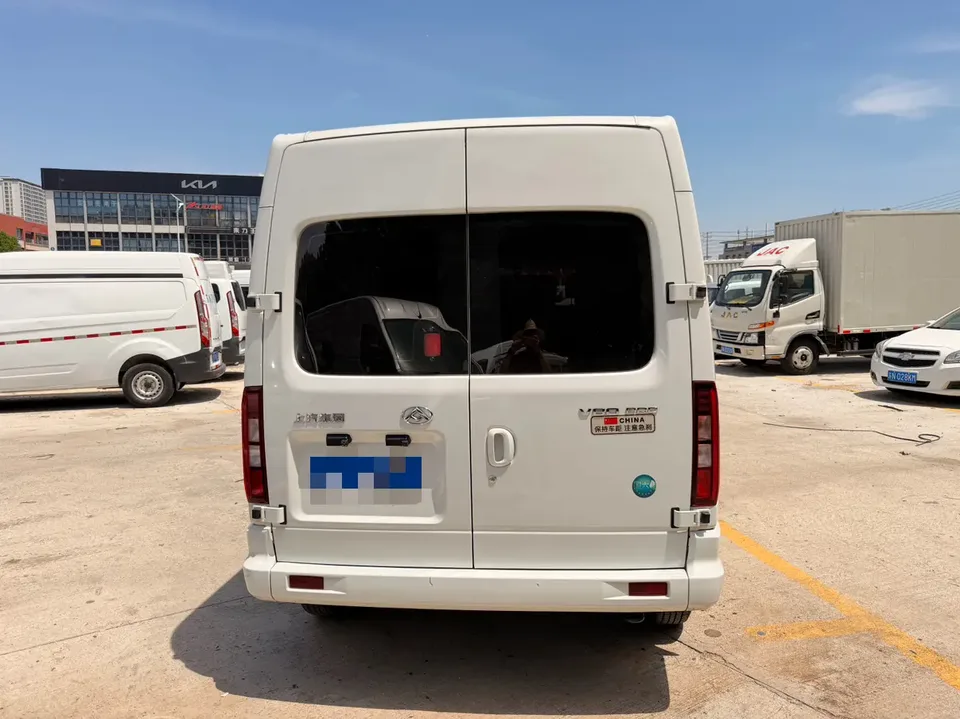 Datong Xintu V80 Xintu V80 PRO 2.0T manual Aoyuntong long axis mid-top 147Ps 6-9 seats 2025 — thumbnail 5