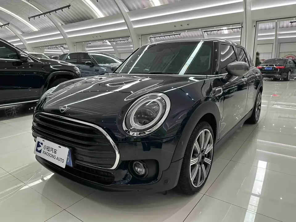 MINI Clubman MINI CLUBMAN 1.5T COOPER Connoisseur 2022 — photo 1, buy with delivery to Moscow