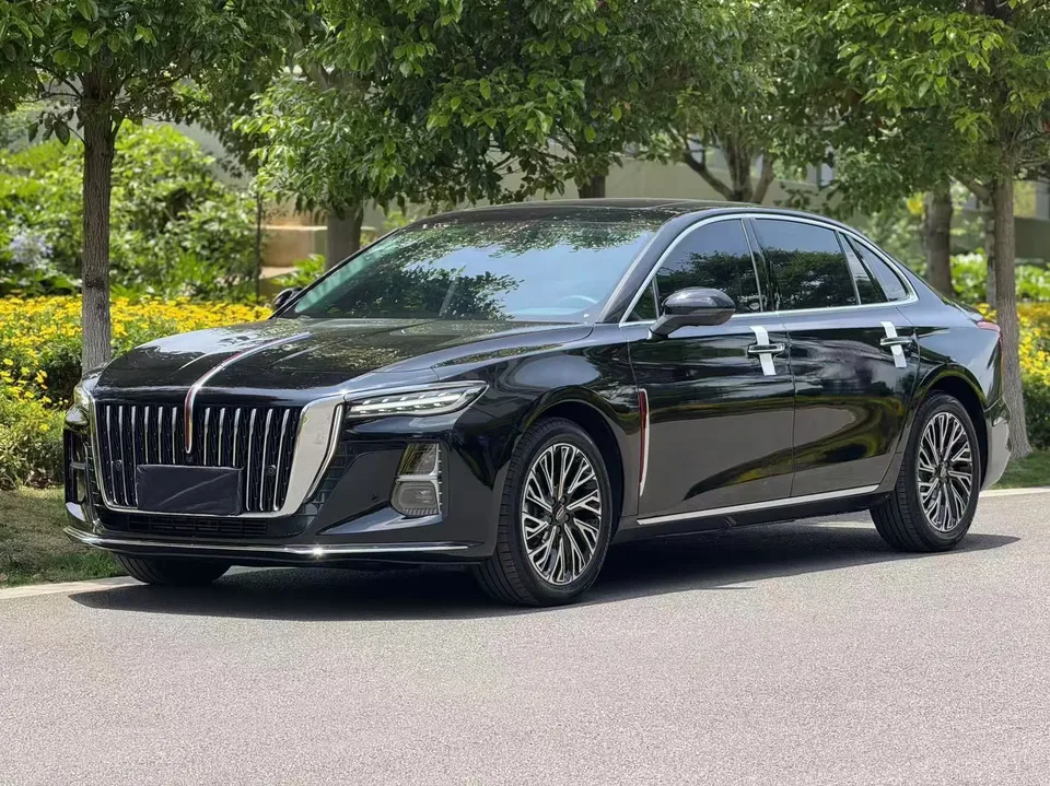 Hongqi H5 H5 Hongqi H5 2024 2.0T Automatic Intelligent Connection Flagship Chang Edition 2024 — photo 1, buy with delivery to Moscow