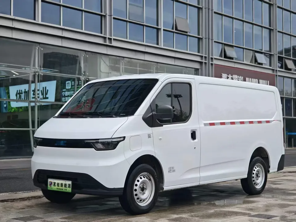 Jiangling E Fushun E Fushun blind window version 41.86kwh short axle low top 3 tons 2025 — photo 1, buy with delivery to Moscow