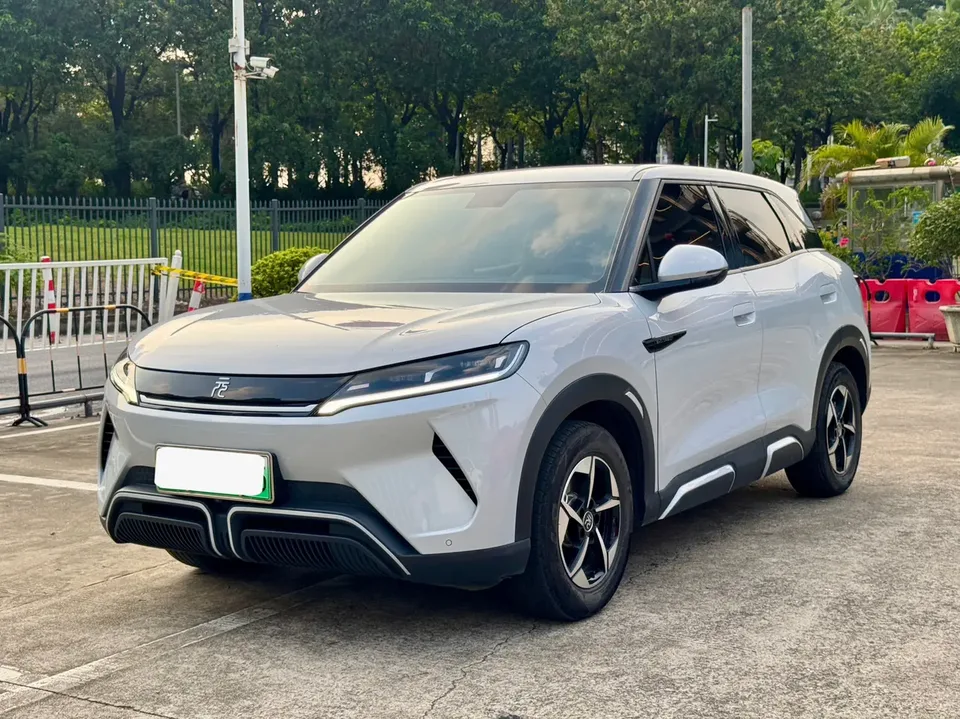 BYD Yuan Up Yuan UP 401KM Leading Type 2024 — photo 1, buy with delivery to Moscow
