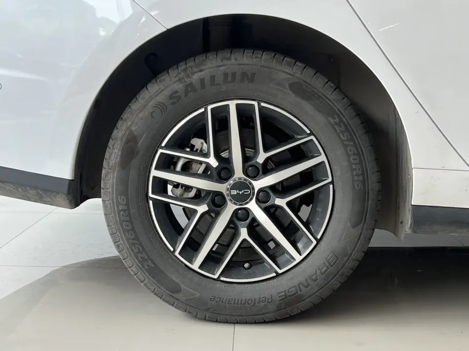 BYD Seal 05DM Seal 05DM Intelligent Driving Edition DM-i 120KM Flagship Model 2025 — thumbnail 3